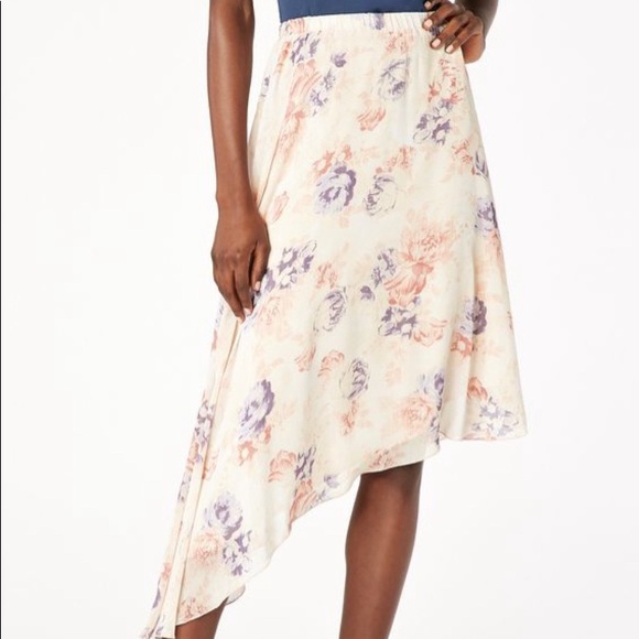 JustFab Dresses & Skirts - Printed Asymmetrical Skirt - JustFab - Size Large